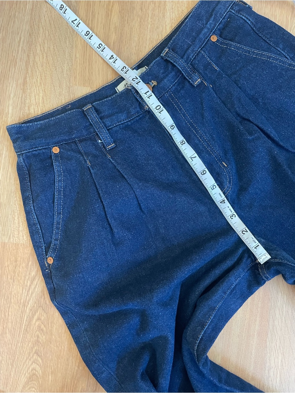 MADEWELL Baggy Straight Jeans in Woodham Wash: Pleated Edition - Picture 5 of 13